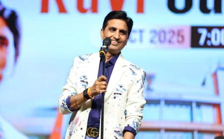 Dr. Kumar Vishwas Brings the Soul of the Ramayana to Mumbai’s Stage