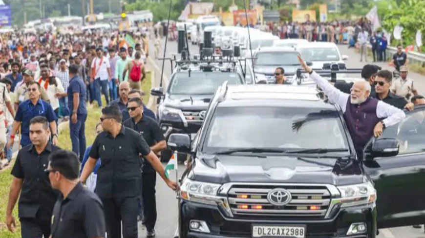 PM Modi’s Convoy Cars Spotted at Bihar Car Wash? Viral Clip Sparks Buzz and Laughter Online
