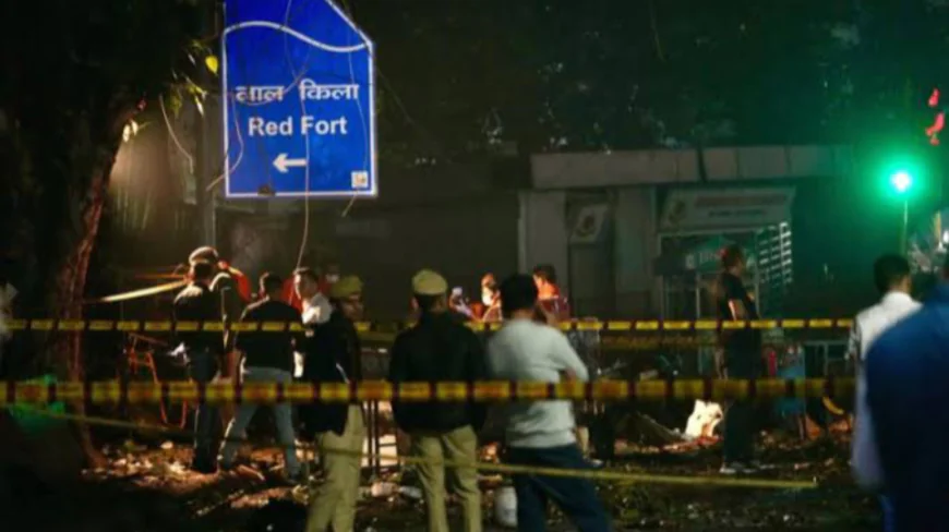 “Echoes of Fear in the Heart of Delhi — A City Confronts the Blast Near the Red Fort”