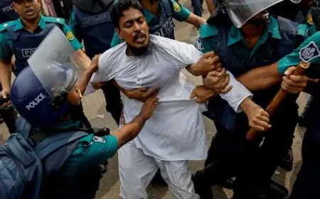 Bangladesh Violence Turns Fatal as Mob Burns Opposition Leader’s Home, Child Killed