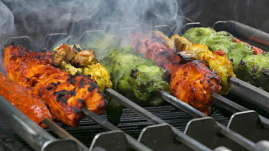 Smog Over the Capital: When Delhi’s Air Chokes Its Tandoors food items