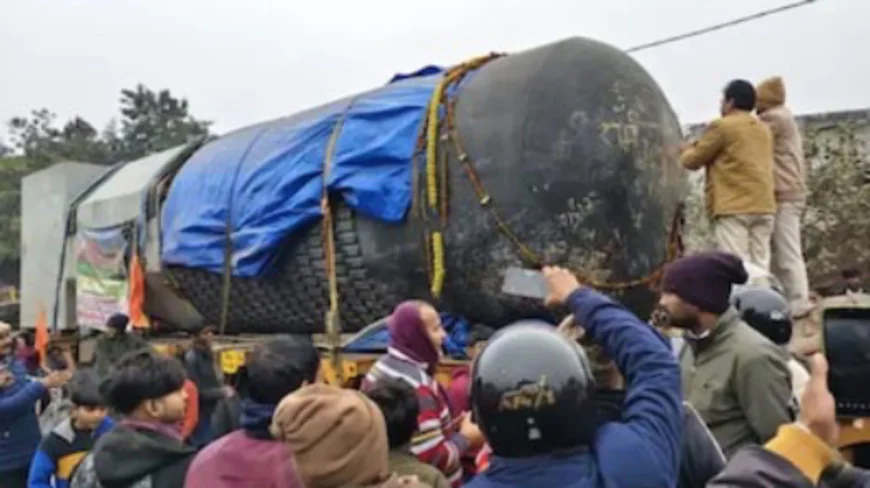 Faith on Hold: The Journey of a Giant Shivling Meets Bihar’s Broken Infrastructure