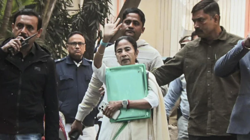 ED Raids I-PAC Chief in Kolkata, Mamata Banerjee’s Sudden Intervention Sparks Heated Controversy