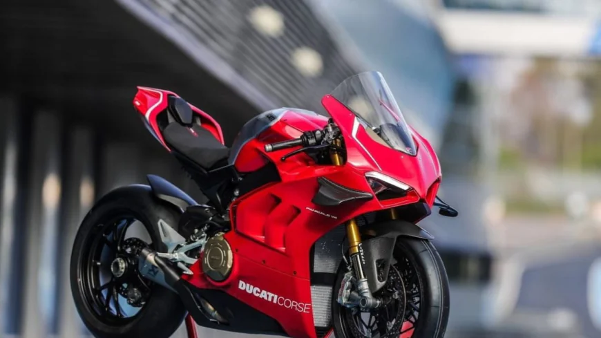 Ducati Panigale V4 S Wins Performance Bike of the Year at Autocar Awards 2026